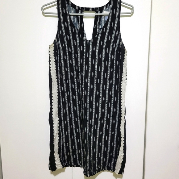Small black and white summer dress. - Picture 1 of 6